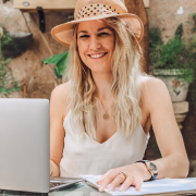 Unser Kunde Laura Timm - Coaching Business Academy bei IMPACTxperience - Timon Leu - Customer Success